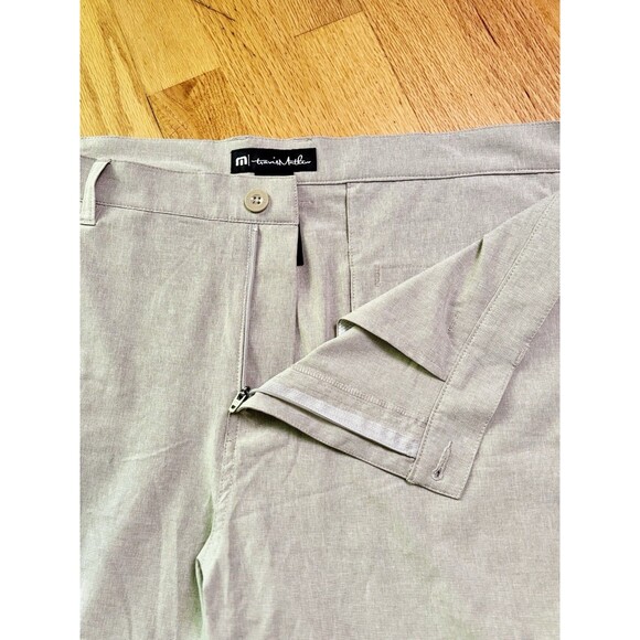 Travis Mathew Men's Beck Shorts Performance Golf 10”  Khaki 1MM208 Size 42 EUC - Picture 4 of 16